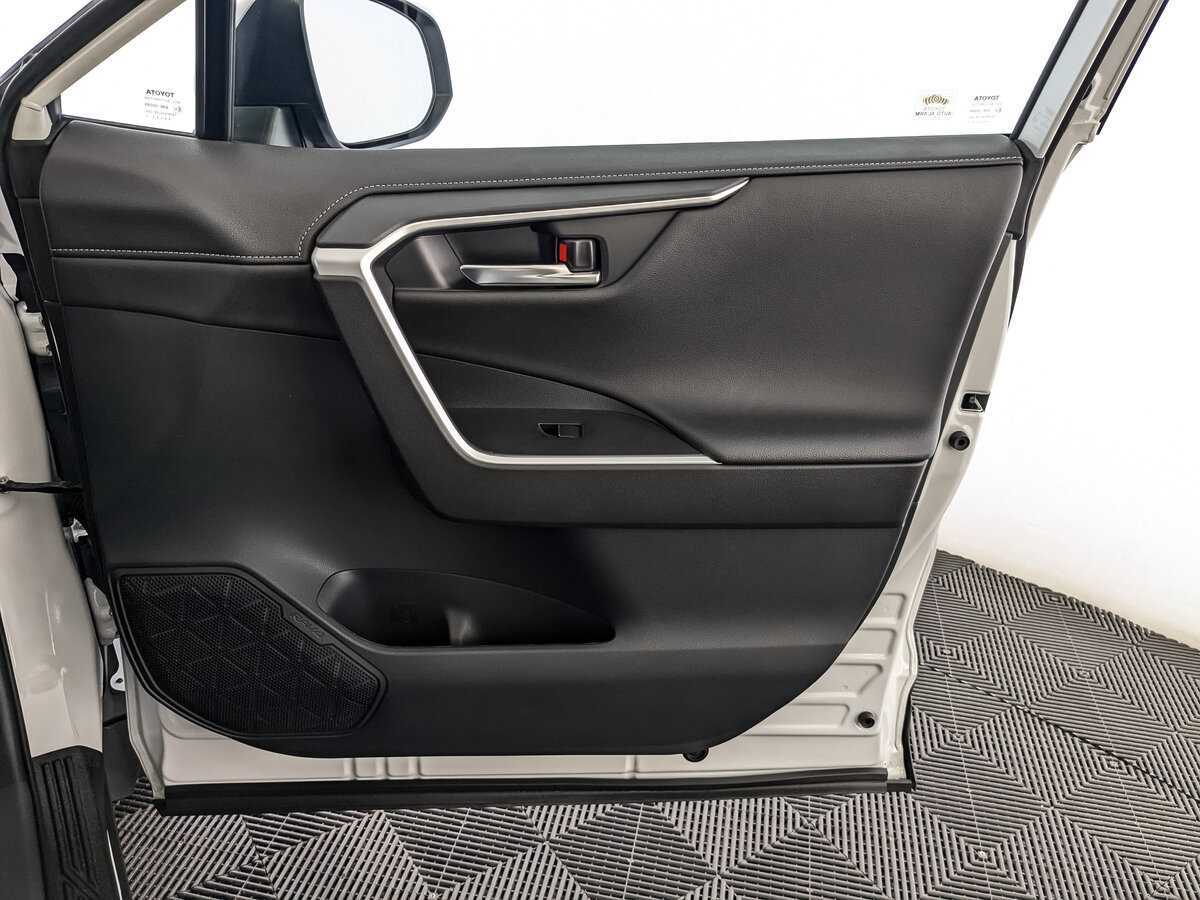 Toyota RAV4 с пробегом — 2021 год. Фото: #20