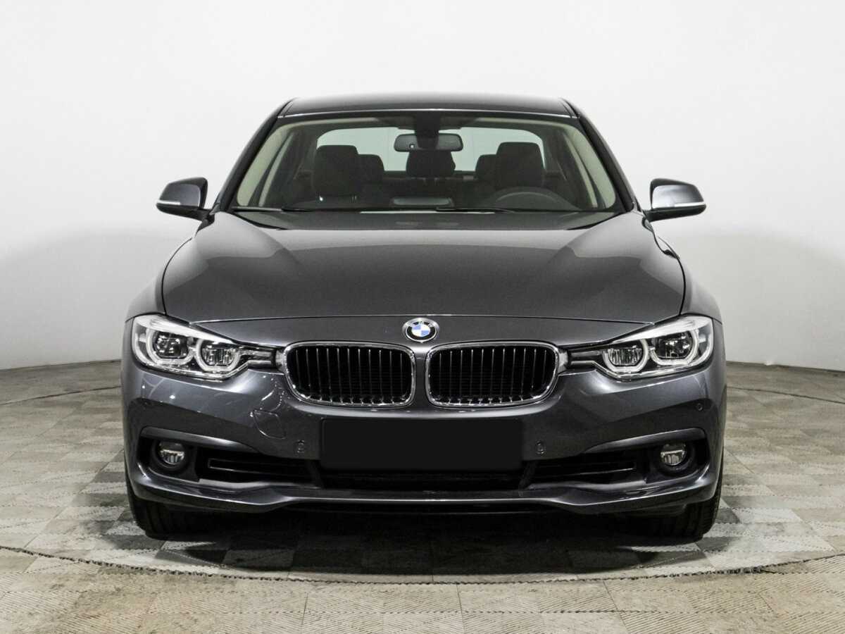 BMW 3 серии с пробегом — 2018 год. Фото: #1