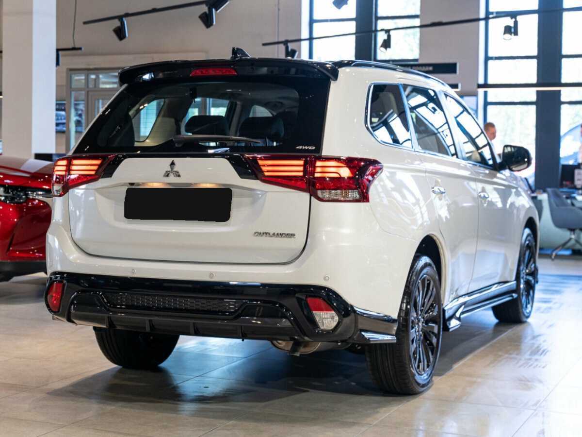 Mitsubishi Outlander с пробегом — 2022 год. Фото: #4