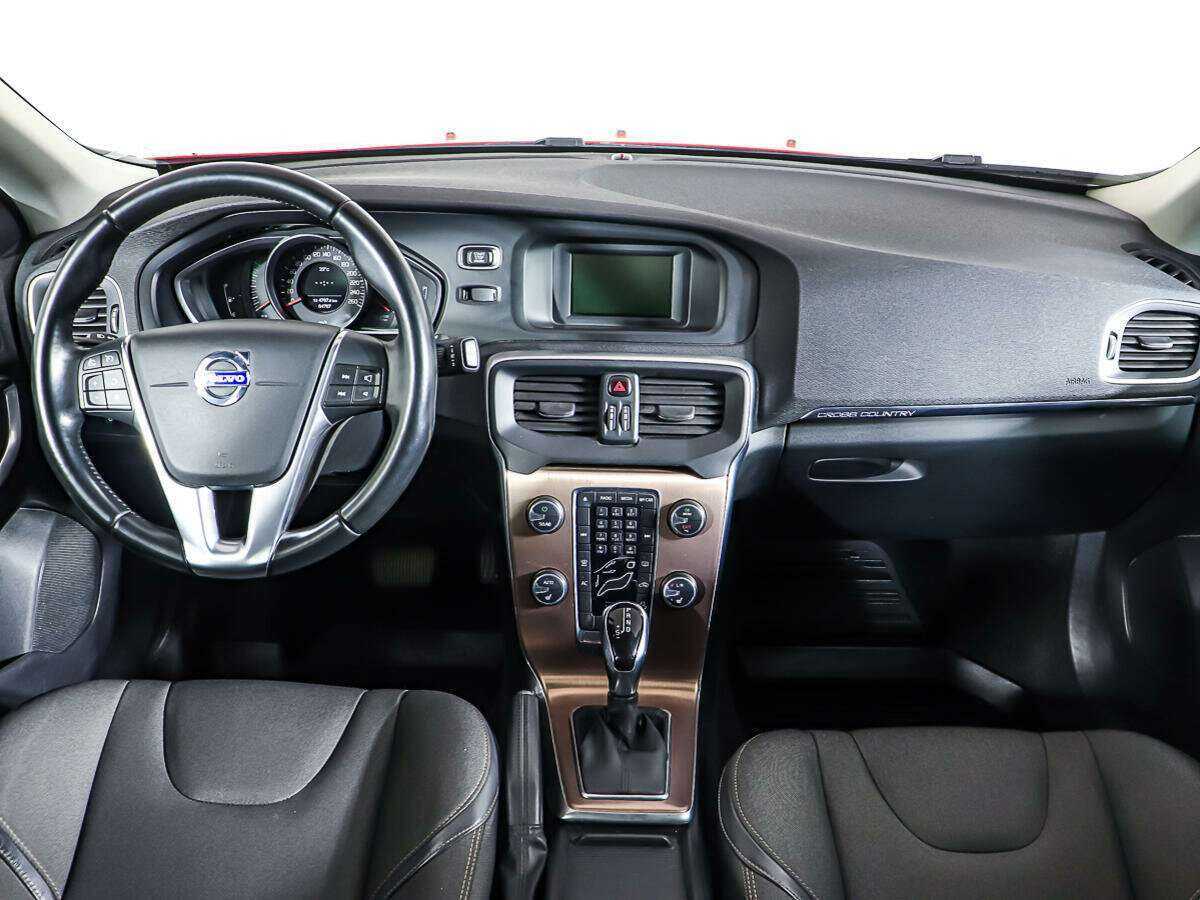 Volvo V40 Cross Country с пробегом — 2013 год. Фото: #10