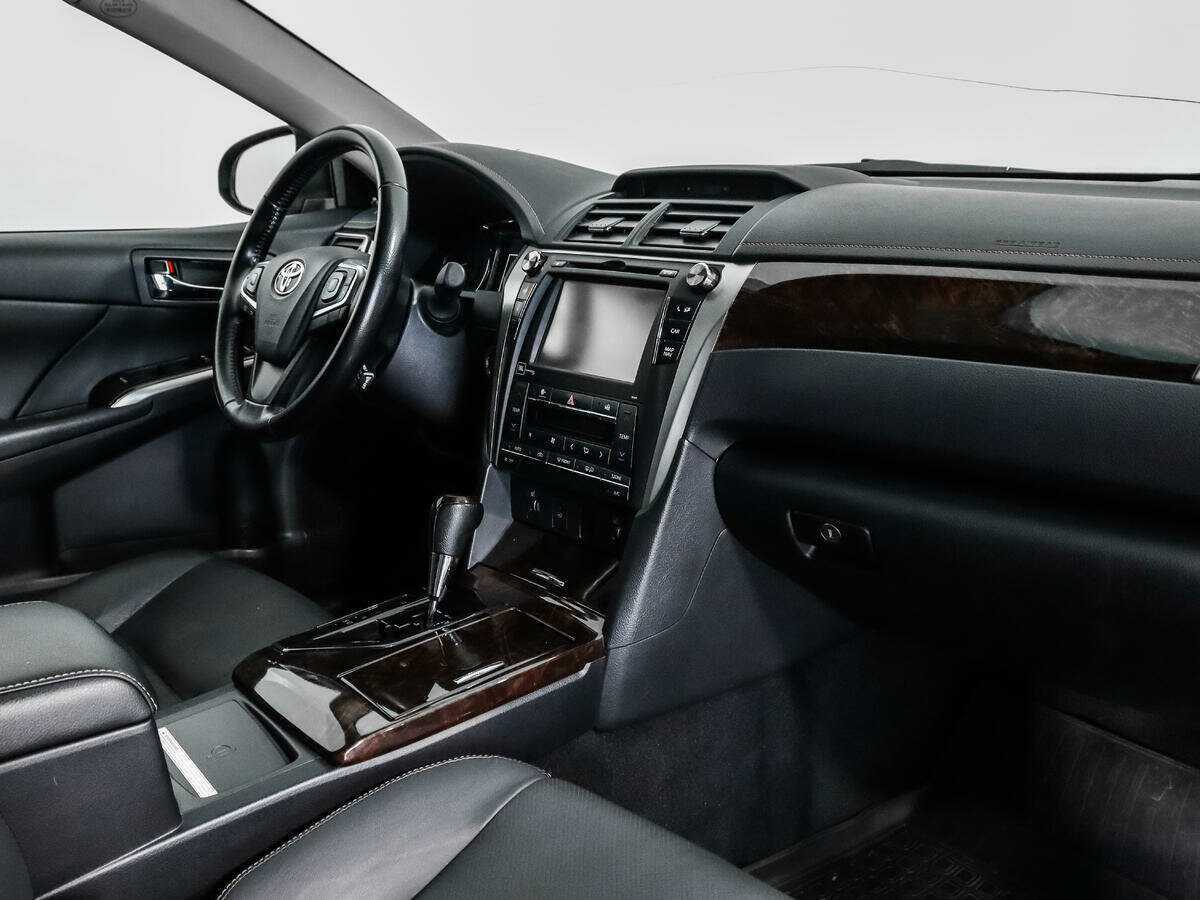 Toyota Camry с пробегом — 2015 год. Фото: #12