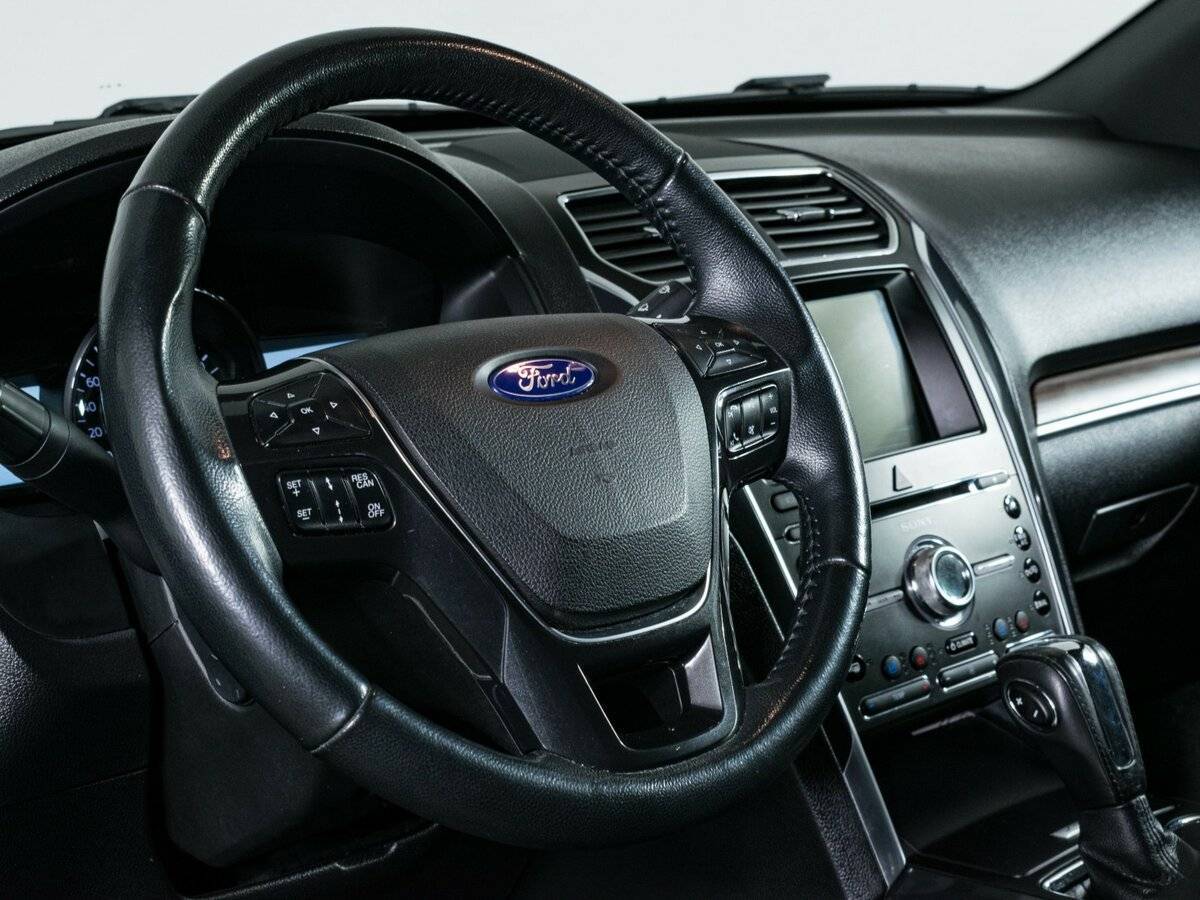 Ford Explorer с пробегом — 2018 год. Фото: #16