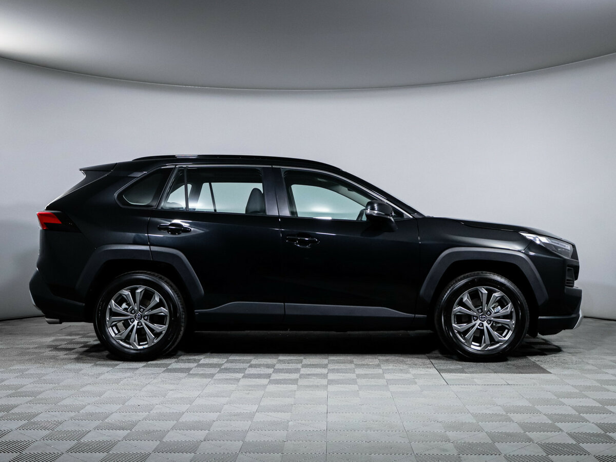 Toyota RAV4 с пробегом — 2024 год. Фото: #3