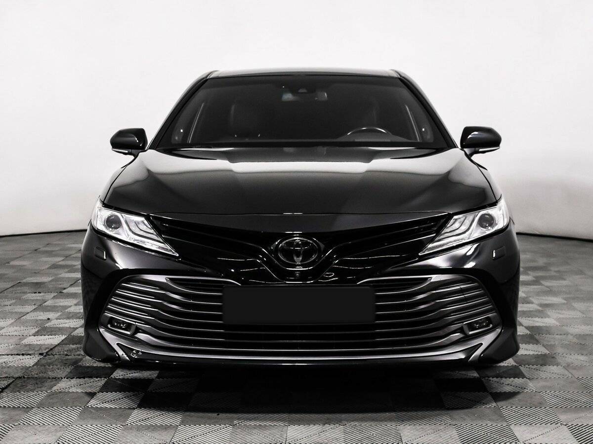 Toyota Camry с пробегом — 2021 год. Фото: #1