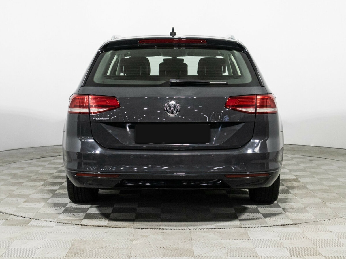 Volkswagen Passat с пробегом — 2019 год. Фото: #5