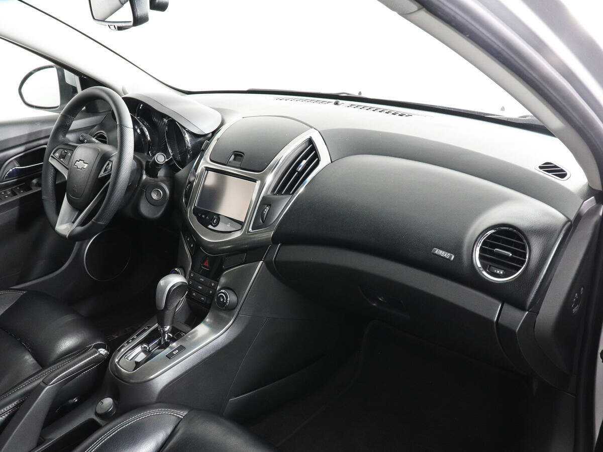Chevrolet Cruze с пробегом — 2014 год. Фото: #9