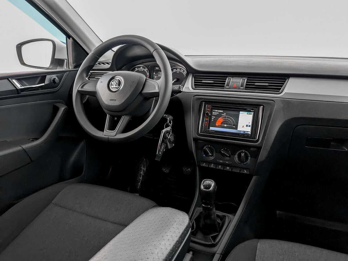 Skoda Rapid с пробегом — 2017 год. Фото: #20