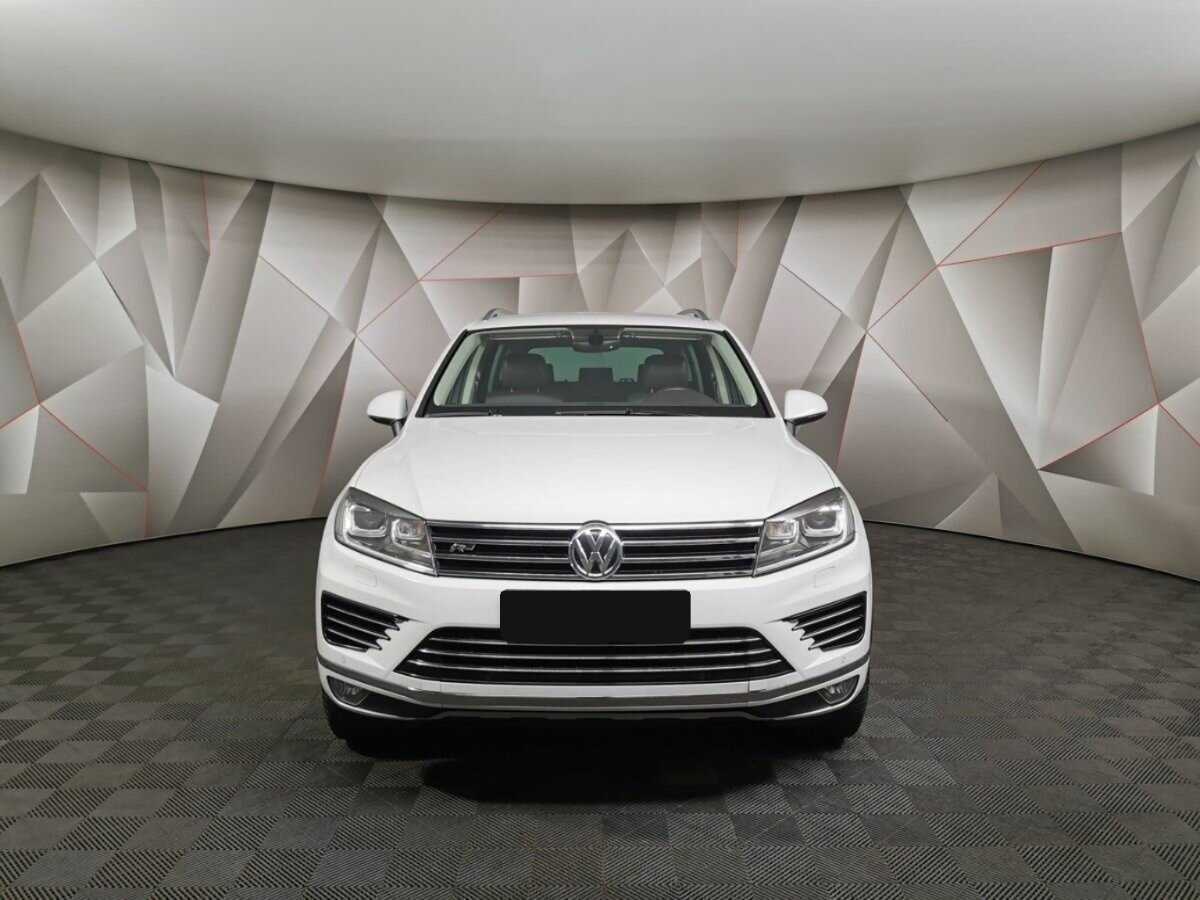 Volkswagen Touareg с пробегом — 2017 год. Фото: #6