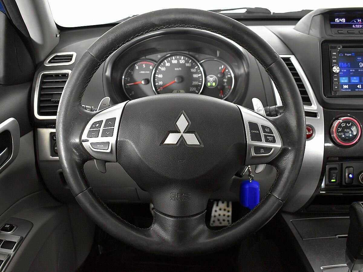 Mitsubishi Pajero Sport с пробегом — 2011 год. Фото: #10