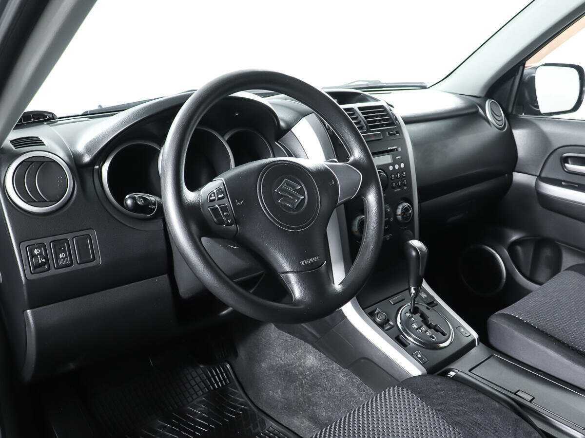 Suzuki Grand Vitara с пробегом — 2006 год. Фото: #11