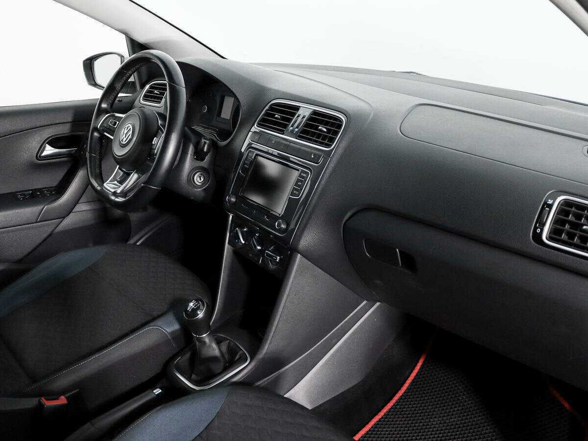 Volkswagen Polo с пробегом — 2020 год. Фото: #9