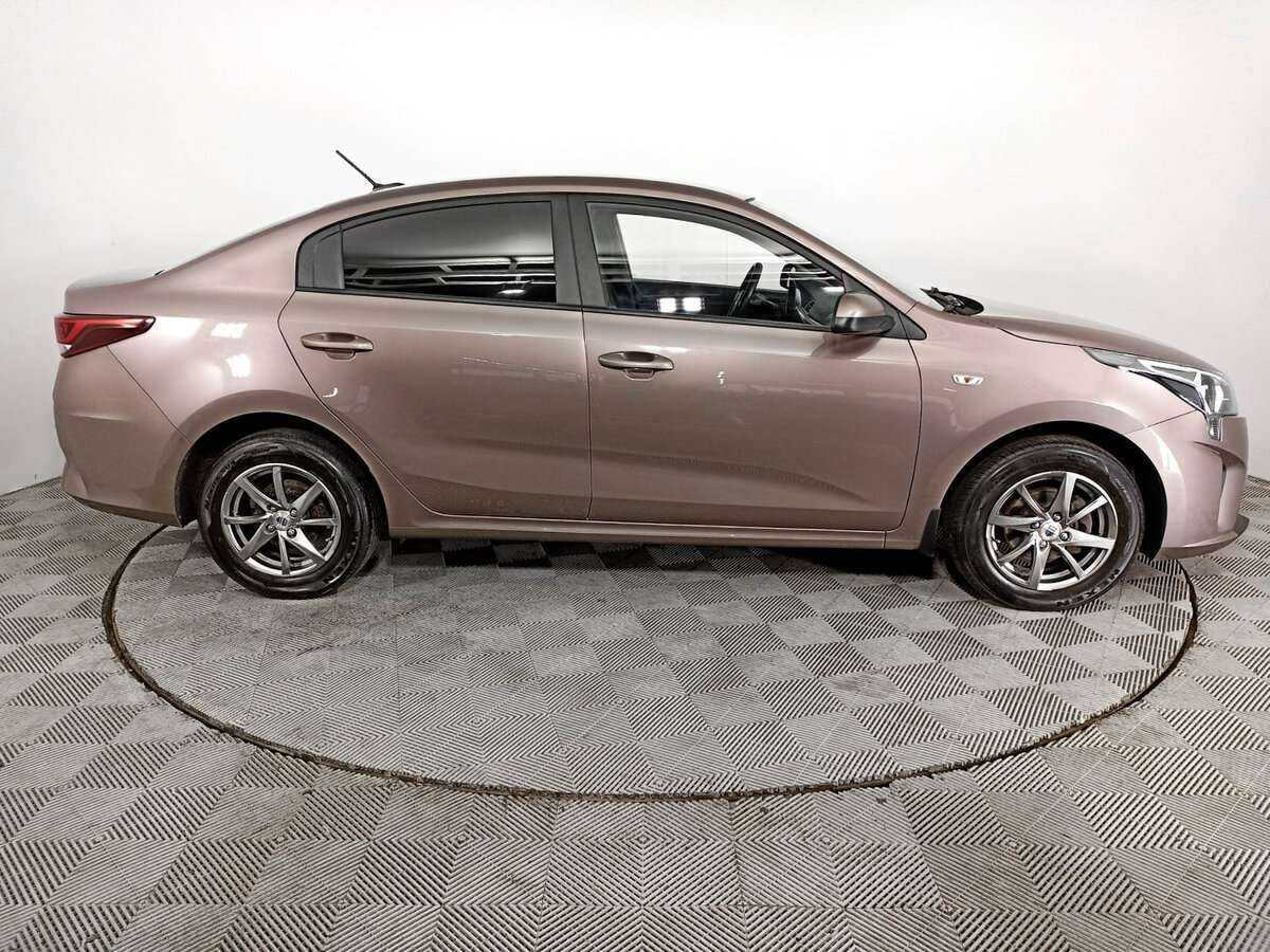 Kia Rio с пробегом — 2021 год. Фото: #3