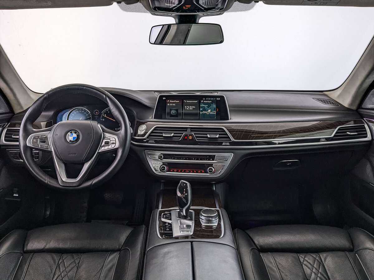 BMW 7 серии с пробегом — 2017 год. Фото: #12