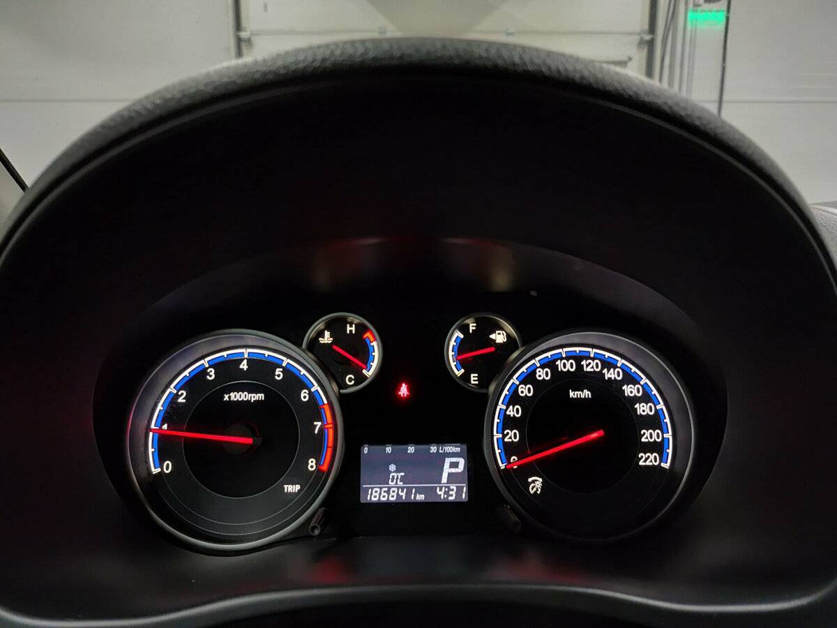 Suzuki SX4 с пробегом — 2011 год. Фото: #12