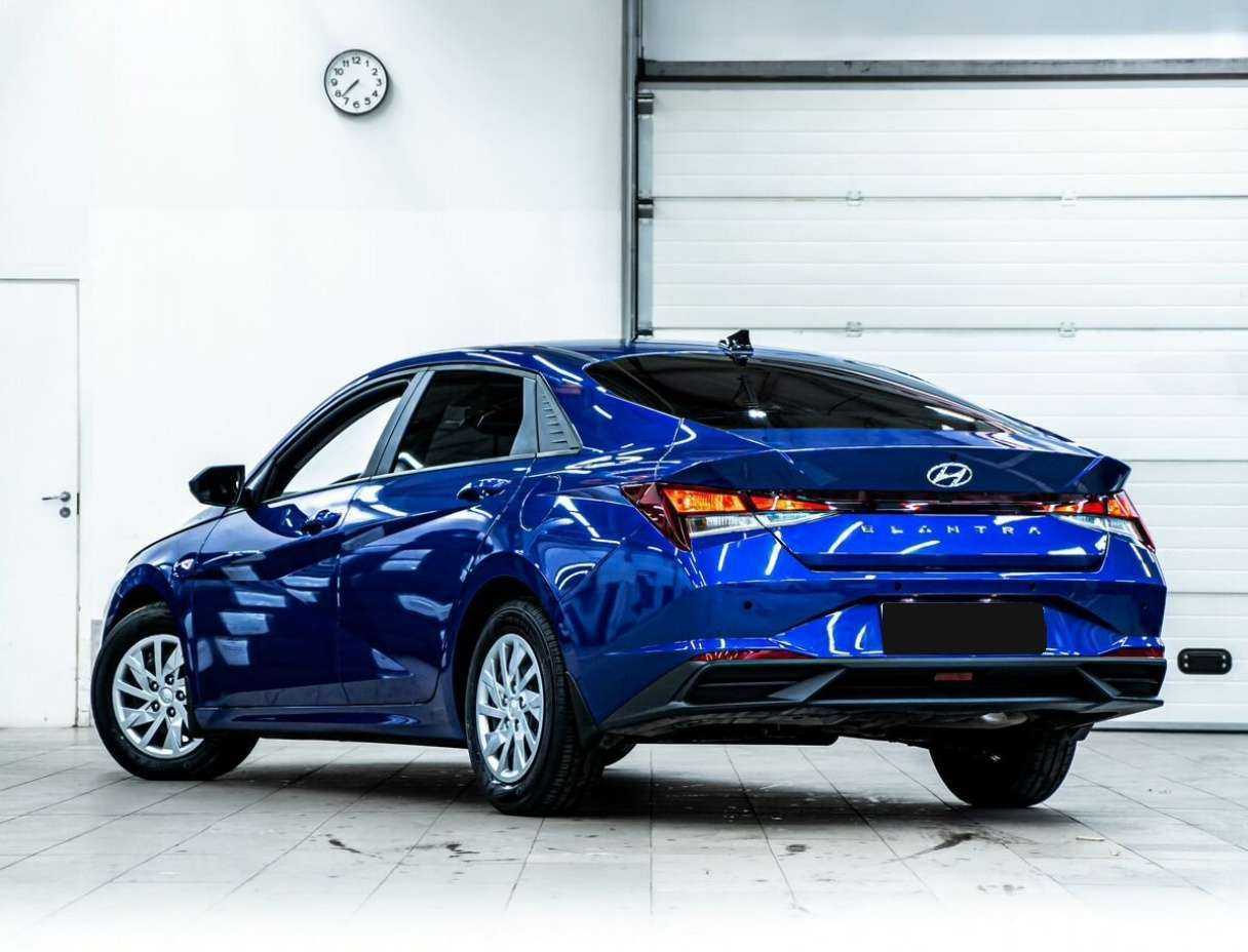 Hyundai Elantra с пробегом — 2021 год. Фото: #4