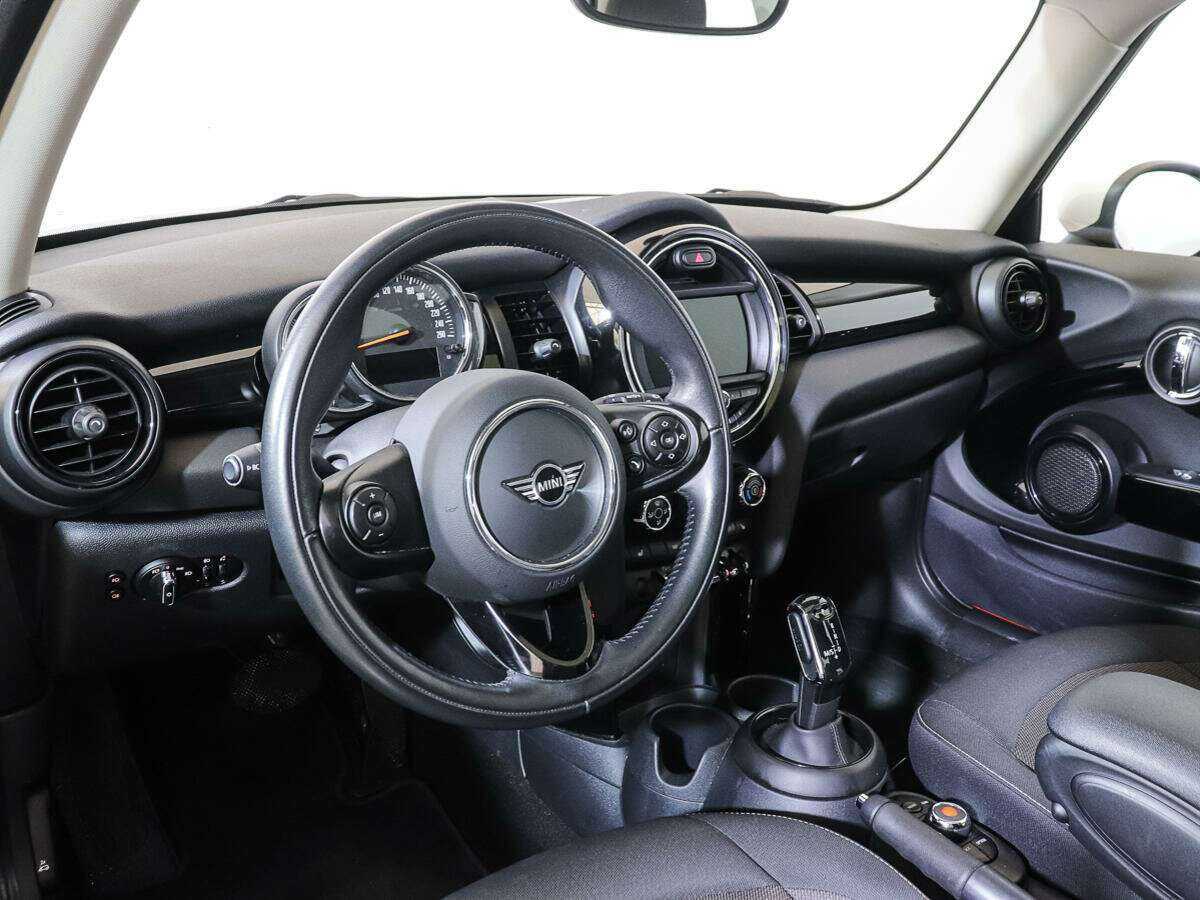 Mini Hatch с пробегом — 2021 год. Фото: #13