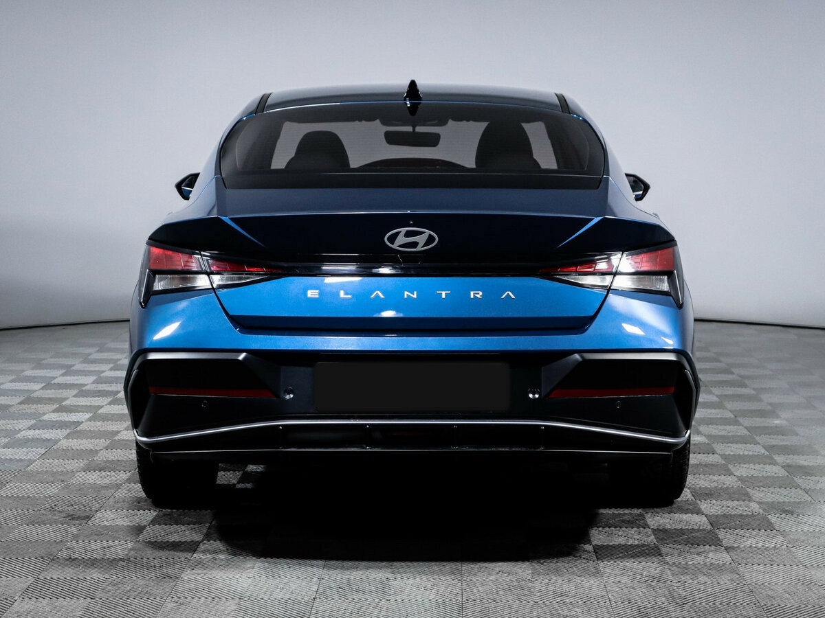 Hyundai Elantra с пробегом — 2023 год. Фото: #4
