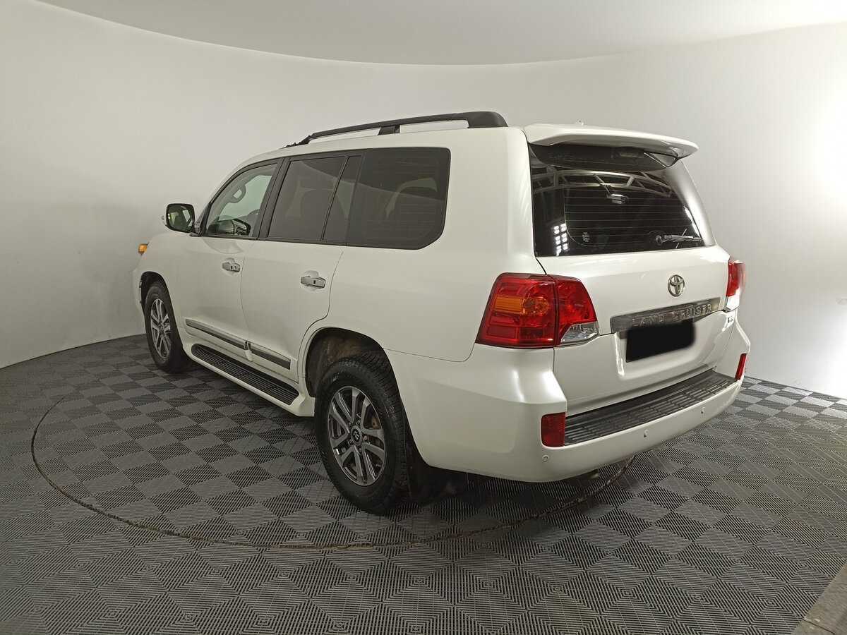 Toyota Land Cruiser с пробегом — 2015 год. Фото: #6