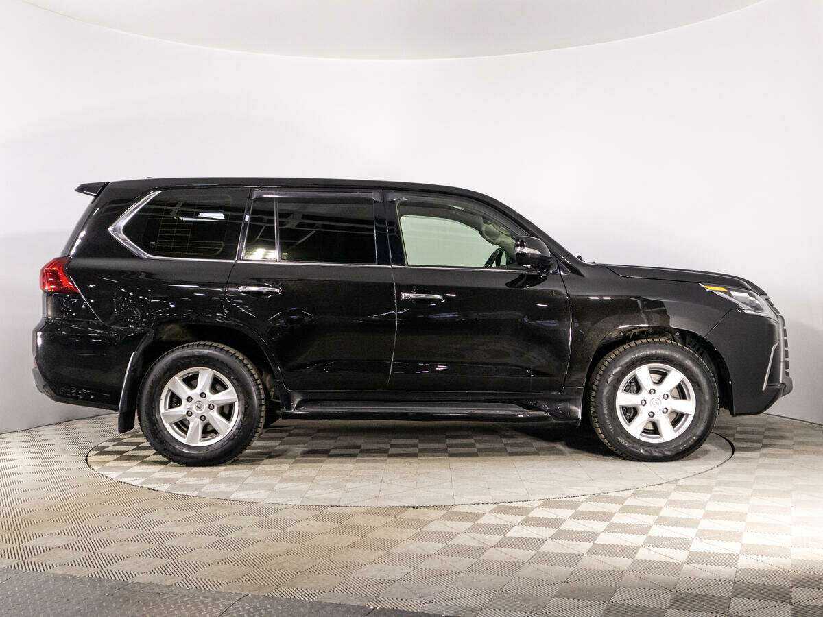 Lexus LX с пробегом — 2016 год. Фото: #3