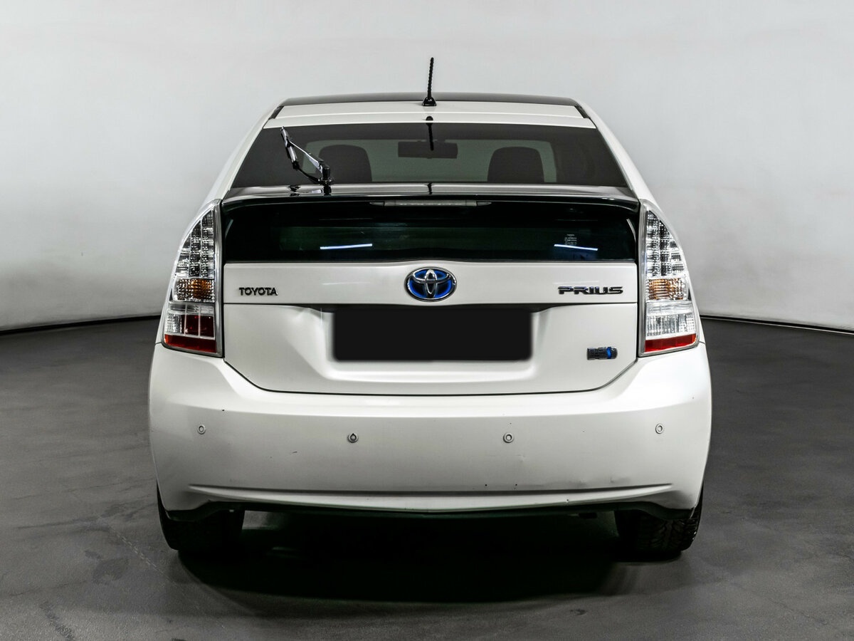 Toyota Prius с пробегом — 2009 год. Фото: #5