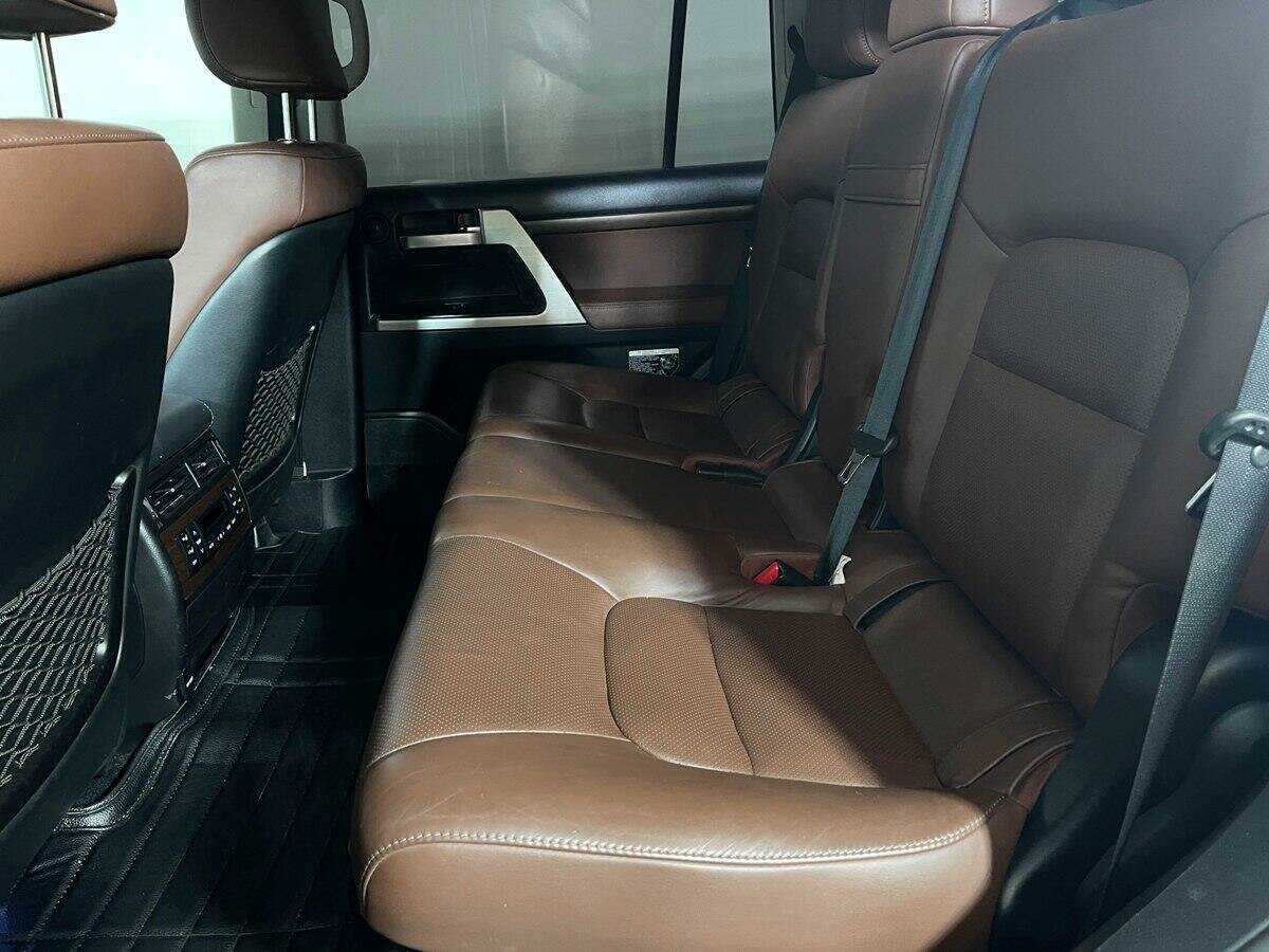 Toyota Land Cruiser с пробегом — 2016 год. Фото: #9