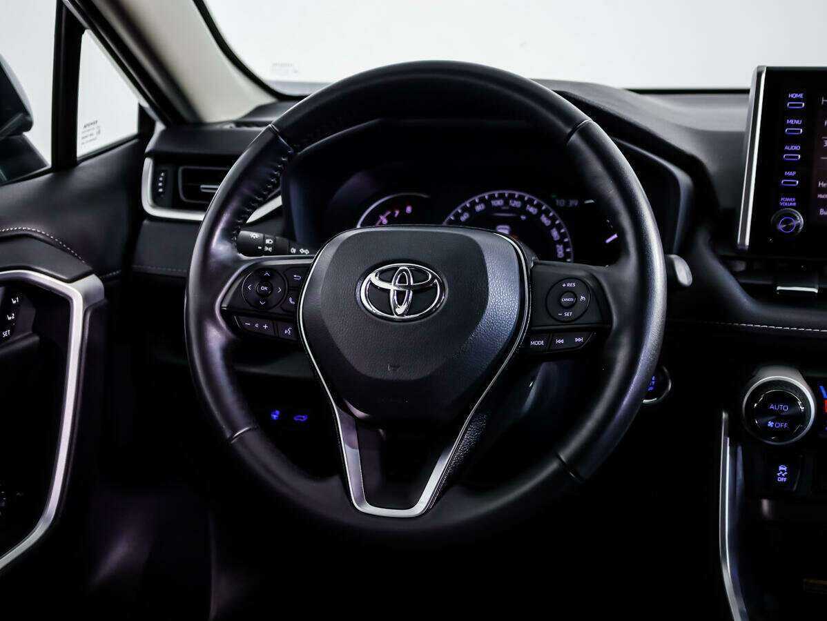 Toyota RAV4 с пробегом — 2021 год. Фото: #9