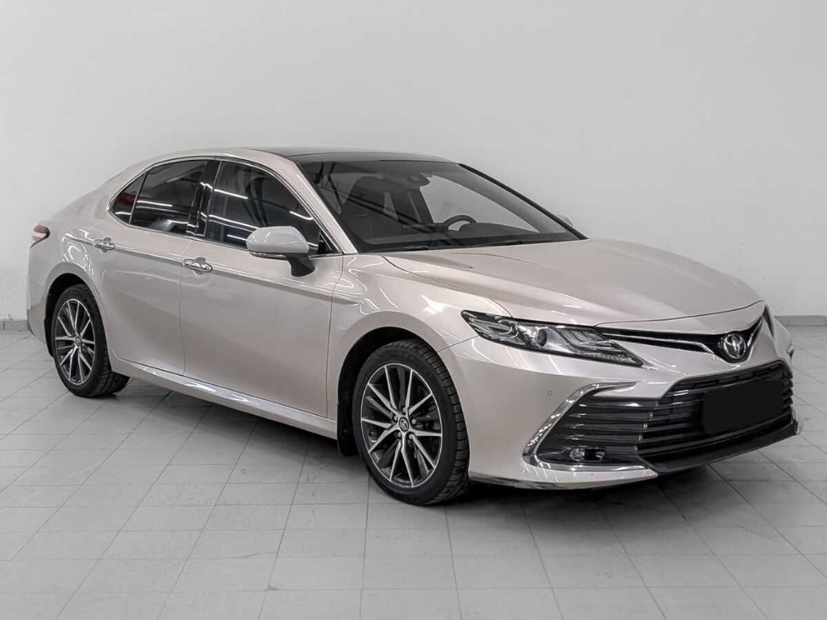 Toyota Camry с пробегом — 2022 год. Фото: #2