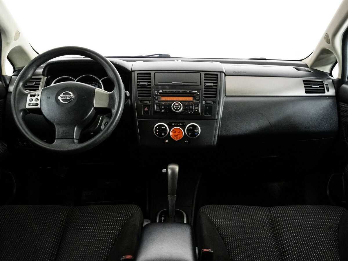 Nissan Tiida с пробегом — 2011 год. Фото: #7