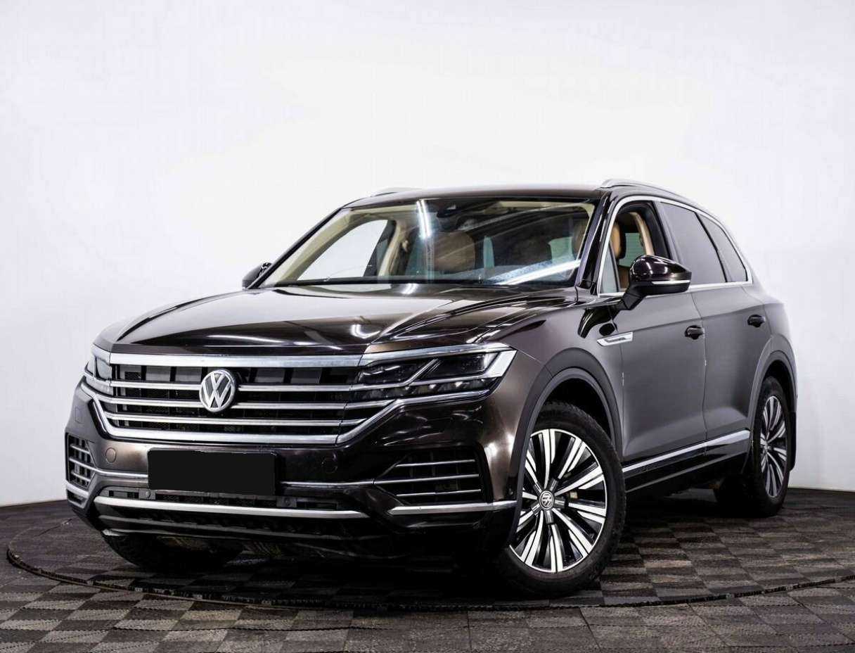 Volkswagen Touareg с пробегом — 2018 год. Фото: #0
