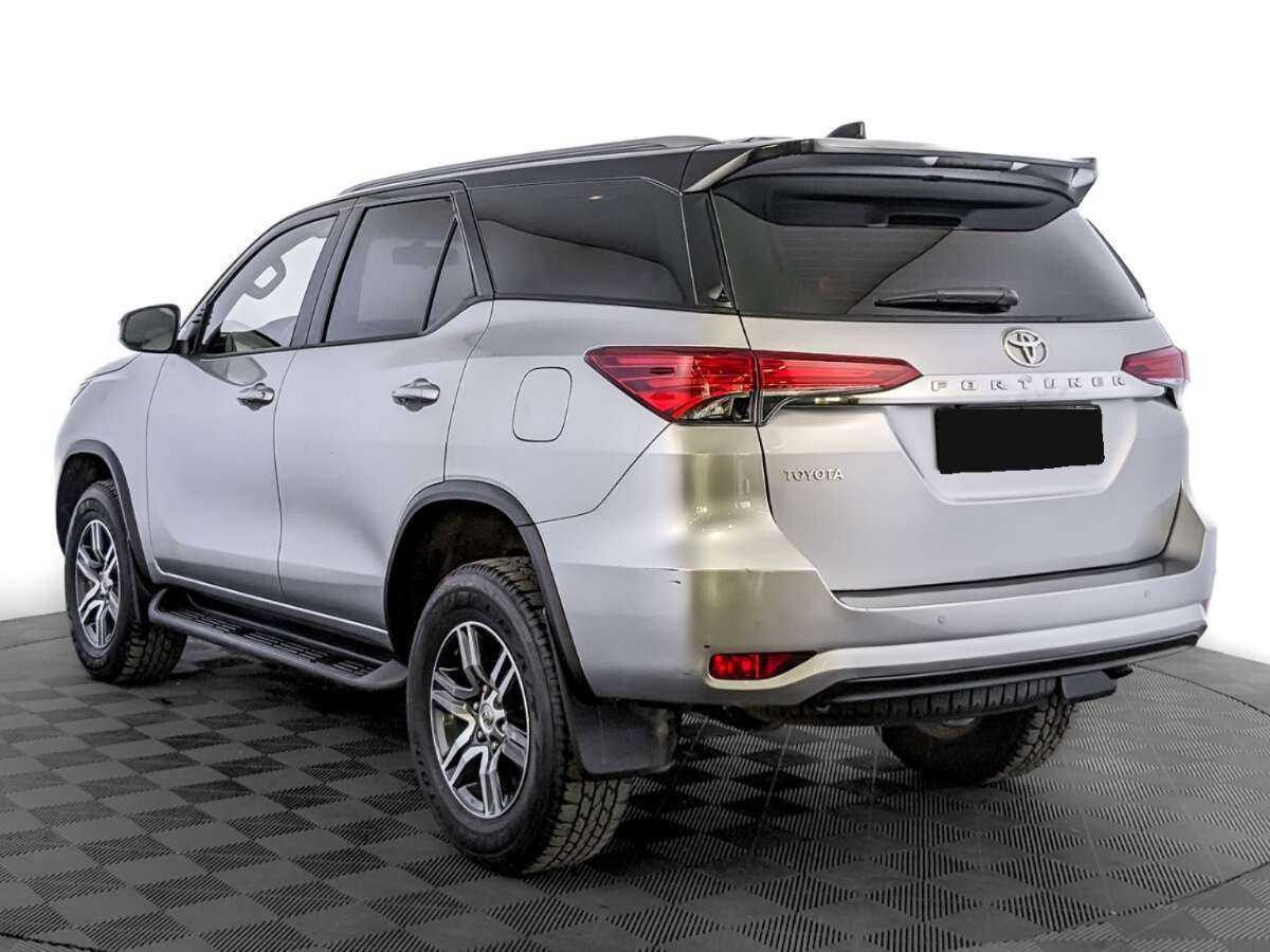Toyota Fortuner с пробегом — 2021 год. Фото: #5