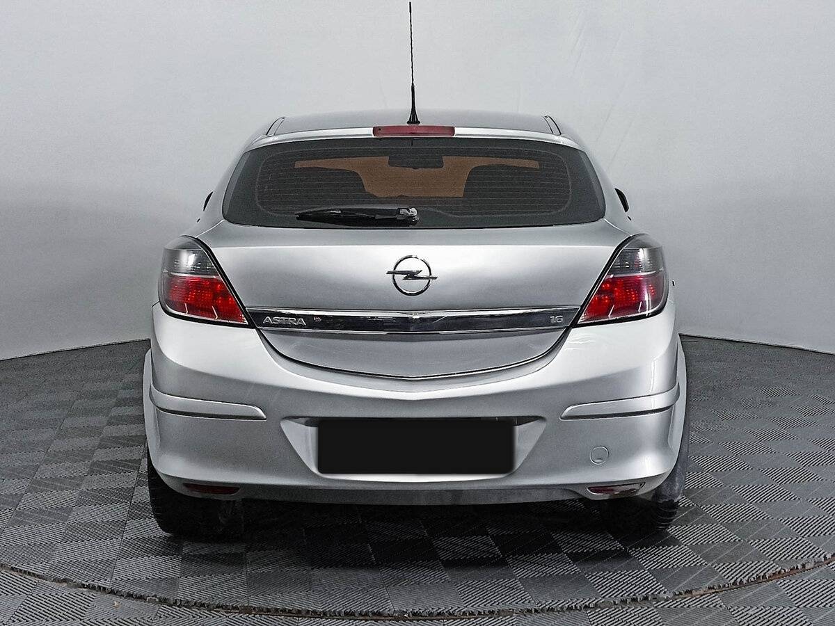 Opel Astra с пробегом — 2011 год. Фото: #5