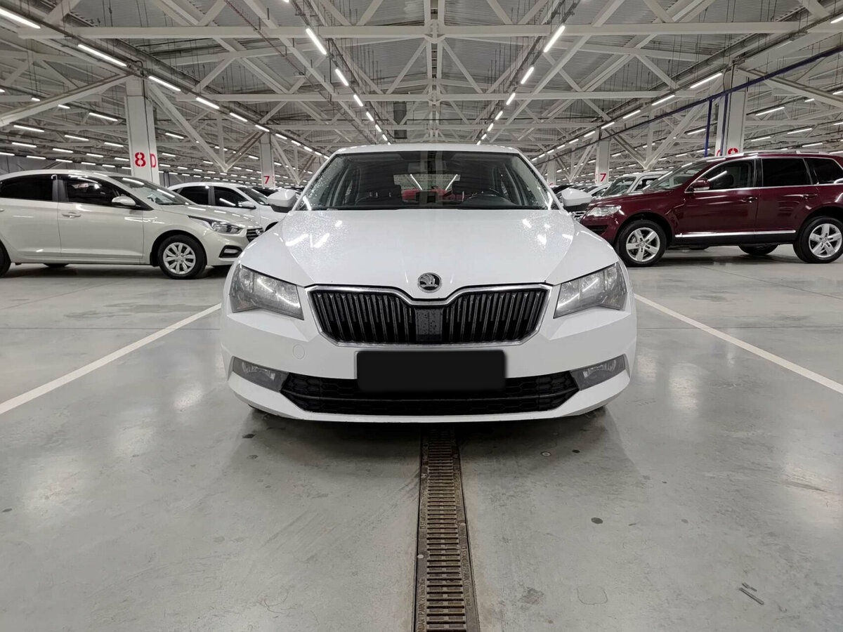 Skoda Superb с пробегом — 2016 год. Фото: #1