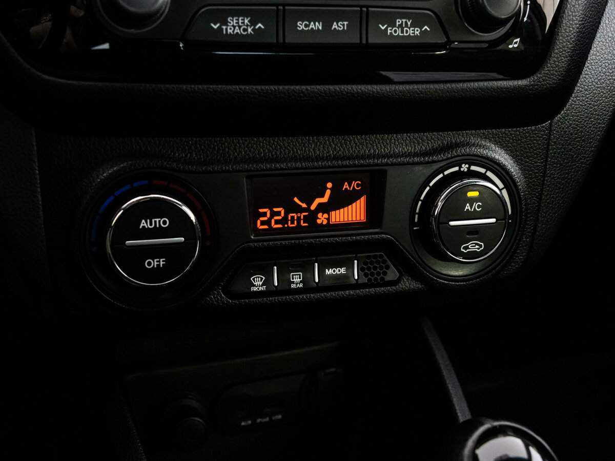 Kia Rio с пробегом — 2014 год. Фото: #14
