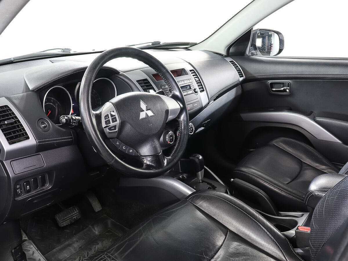 Mitsubishi Outlander с пробегом — 2010 год. Фото: #11
