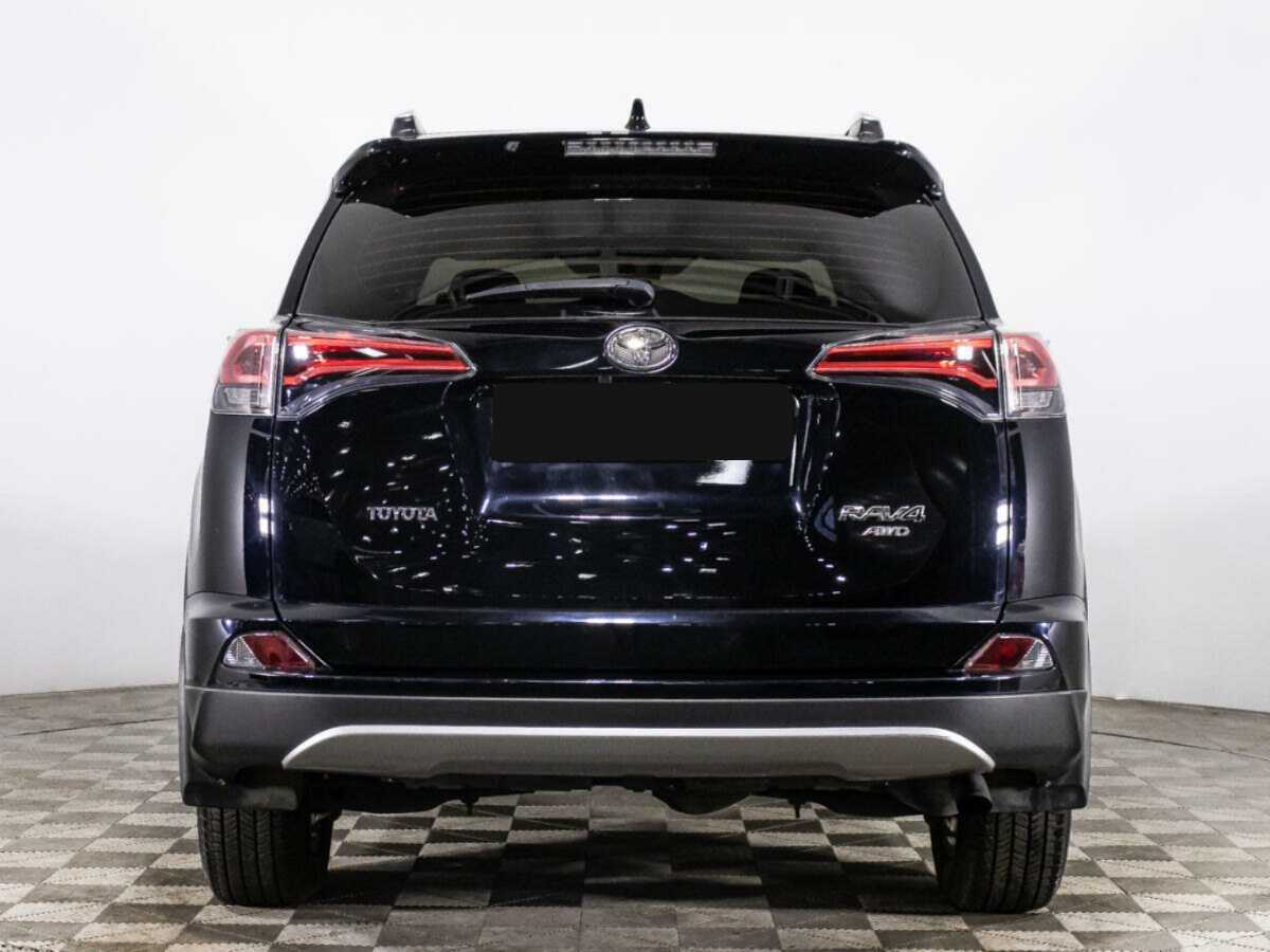 Toyota RAV4 с пробегом — 2017 год. Фото: #4