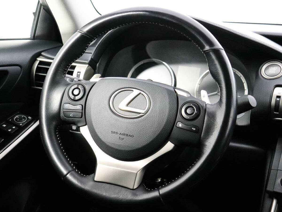 Lexus IS с пробегом — 2015 год. Фото: #17