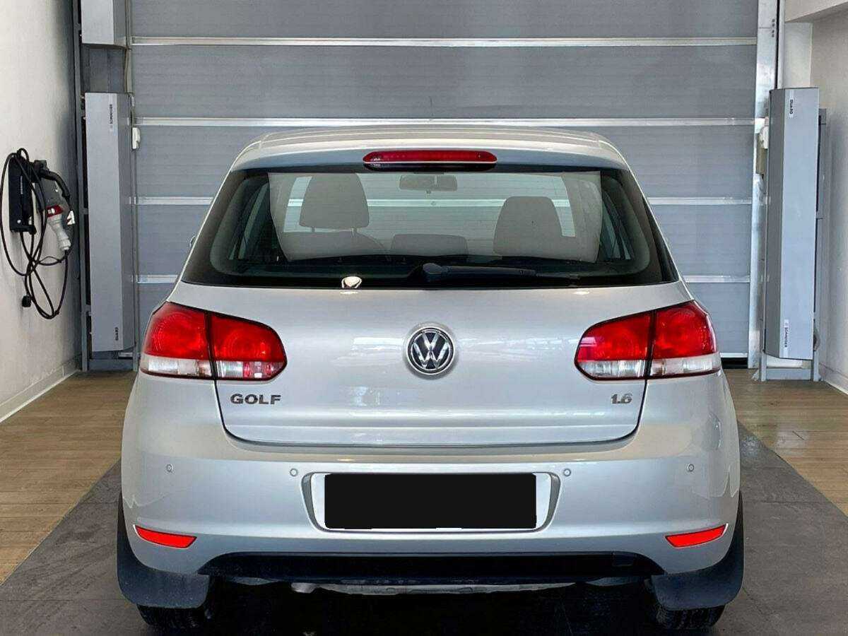 Volkswagen Golf с пробегом — 2010 год. Фото: #4