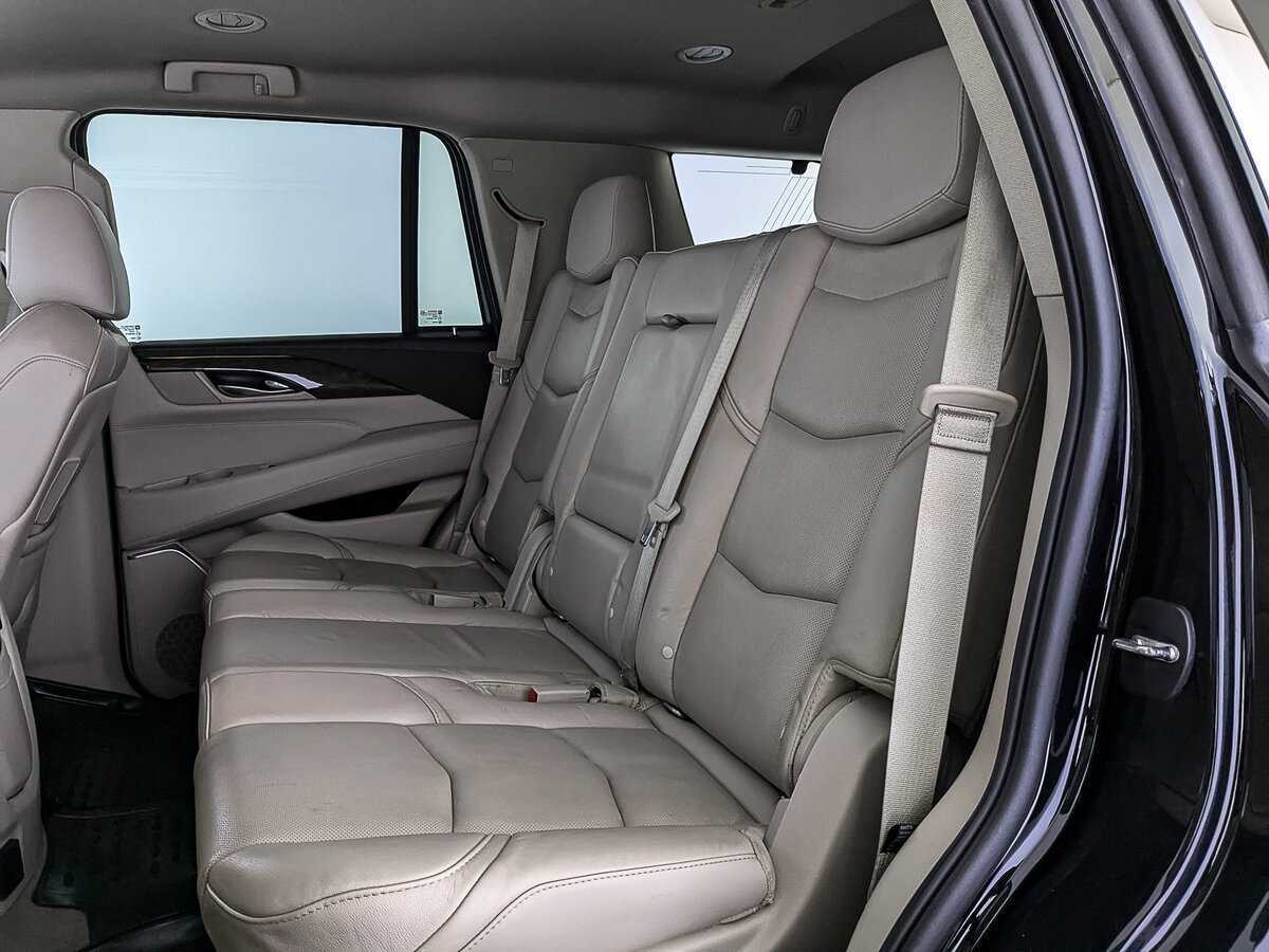 Cadillac Escalade с пробегом — 2018 год. Фото: #17