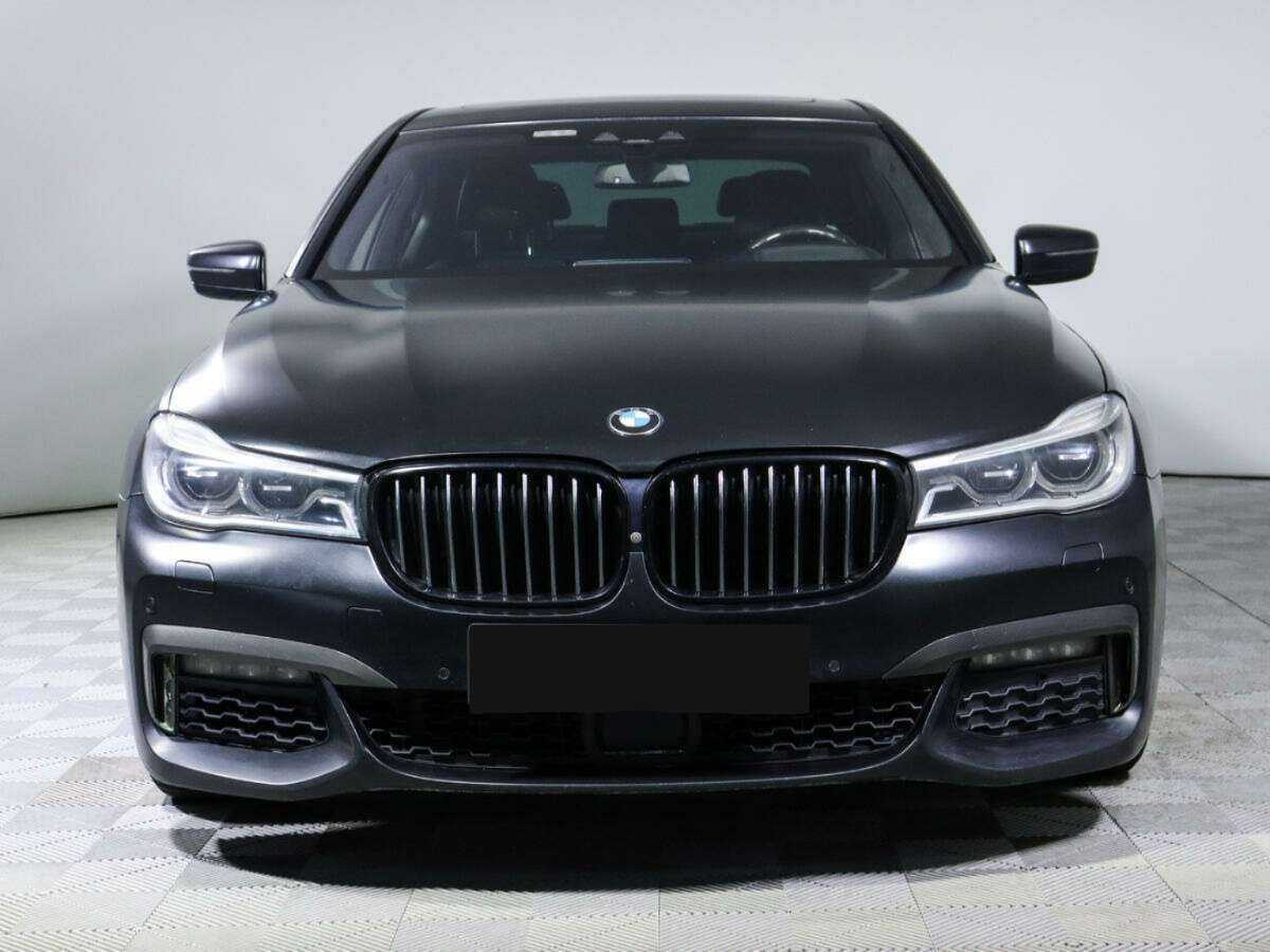 BMW 7 серии с пробегом — 2018 год. Фото: #1