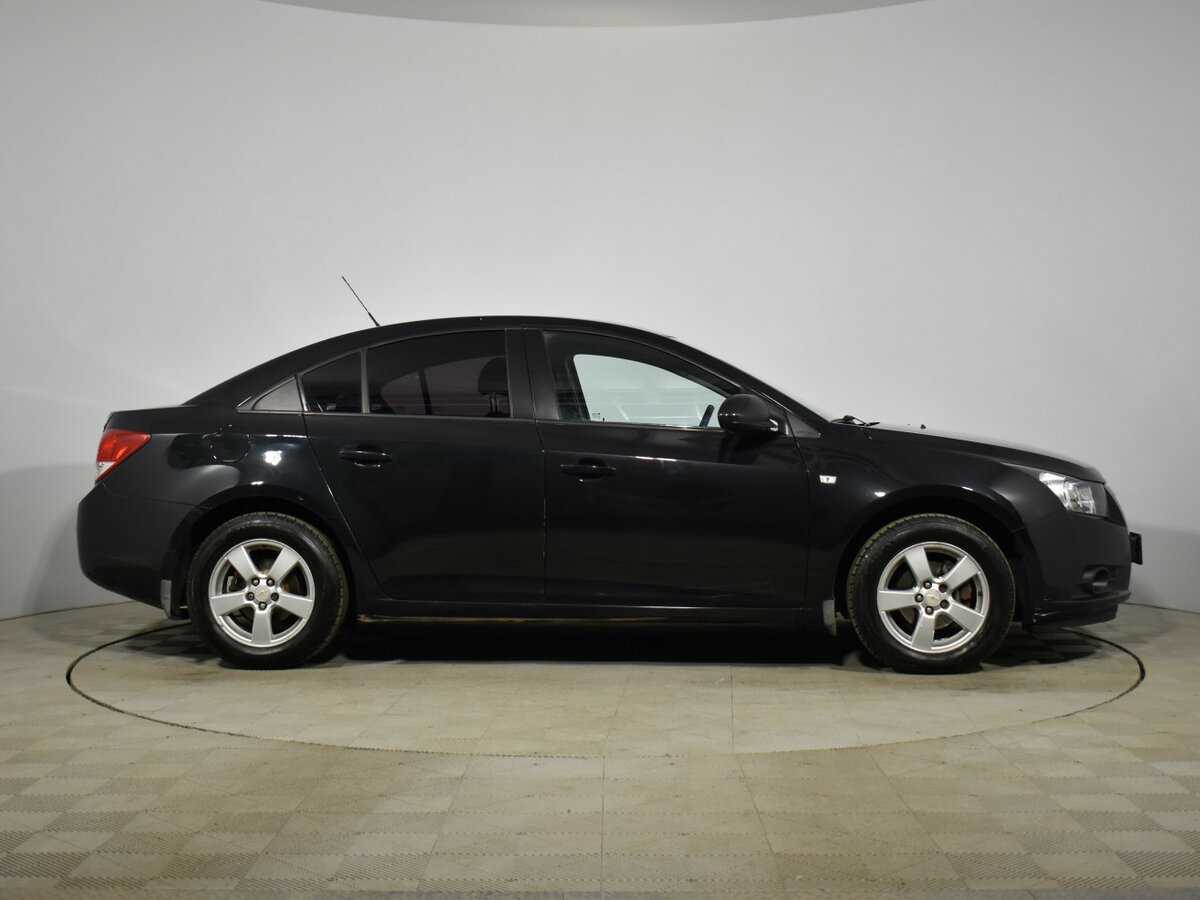 Chevrolet Cruze с пробегом — 2011 год. Фото: #3