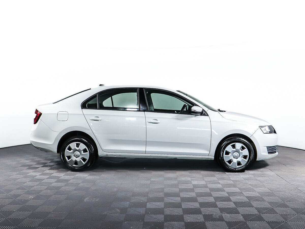 Skoda Rapid с пробегом — 2019 год. Фото: #3