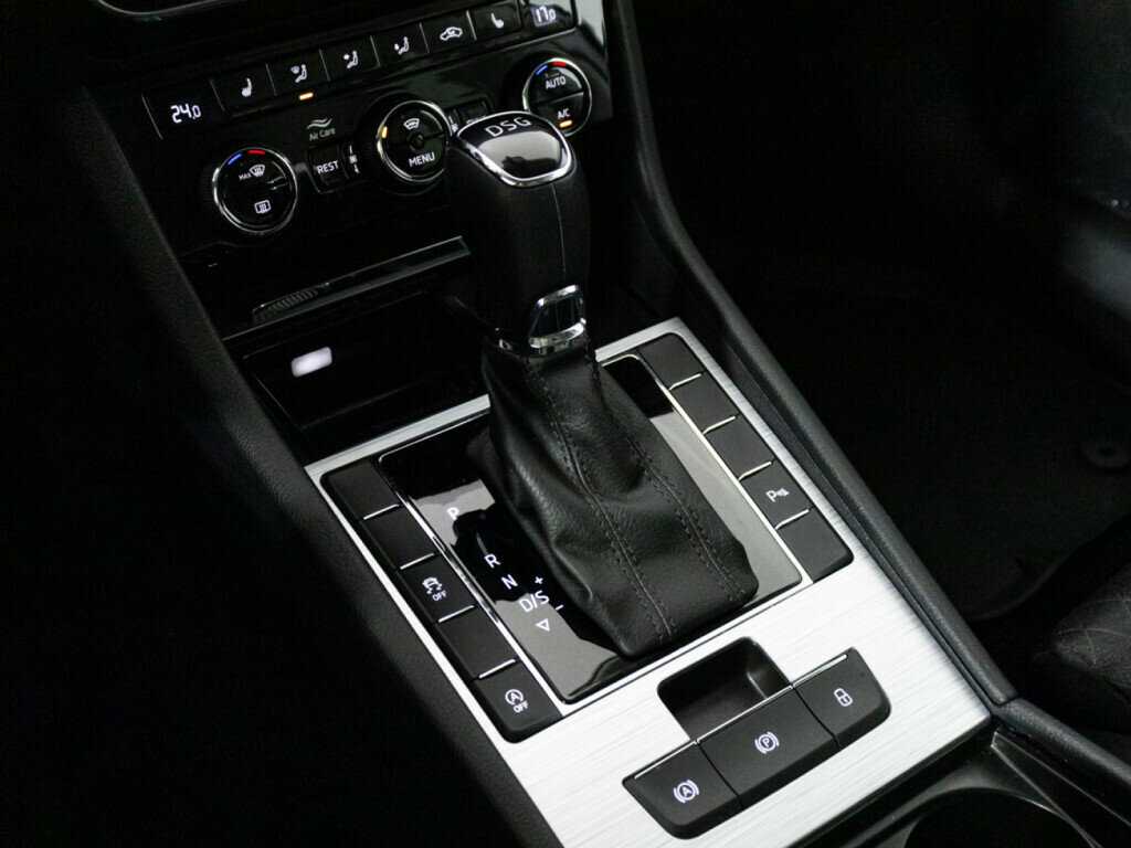 Skoda Superb с пробегом — 2021 год. Фото: #16