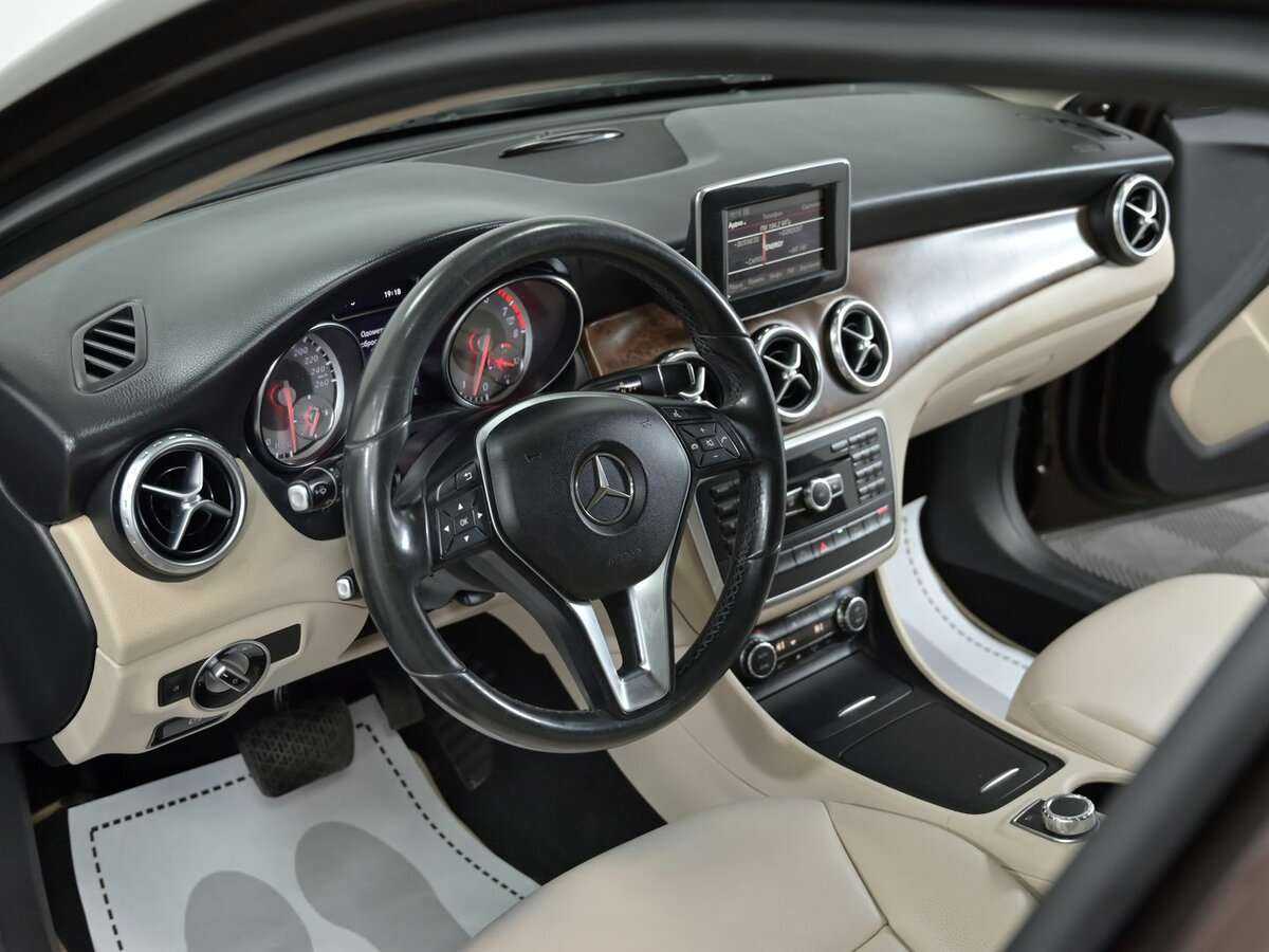 Mercedes-Benz GLA с пробегом — 2014 год. Фото: #6