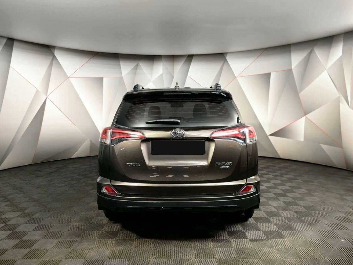 Toyota RAV4 с пробегом — 2019 год. Фото: #7