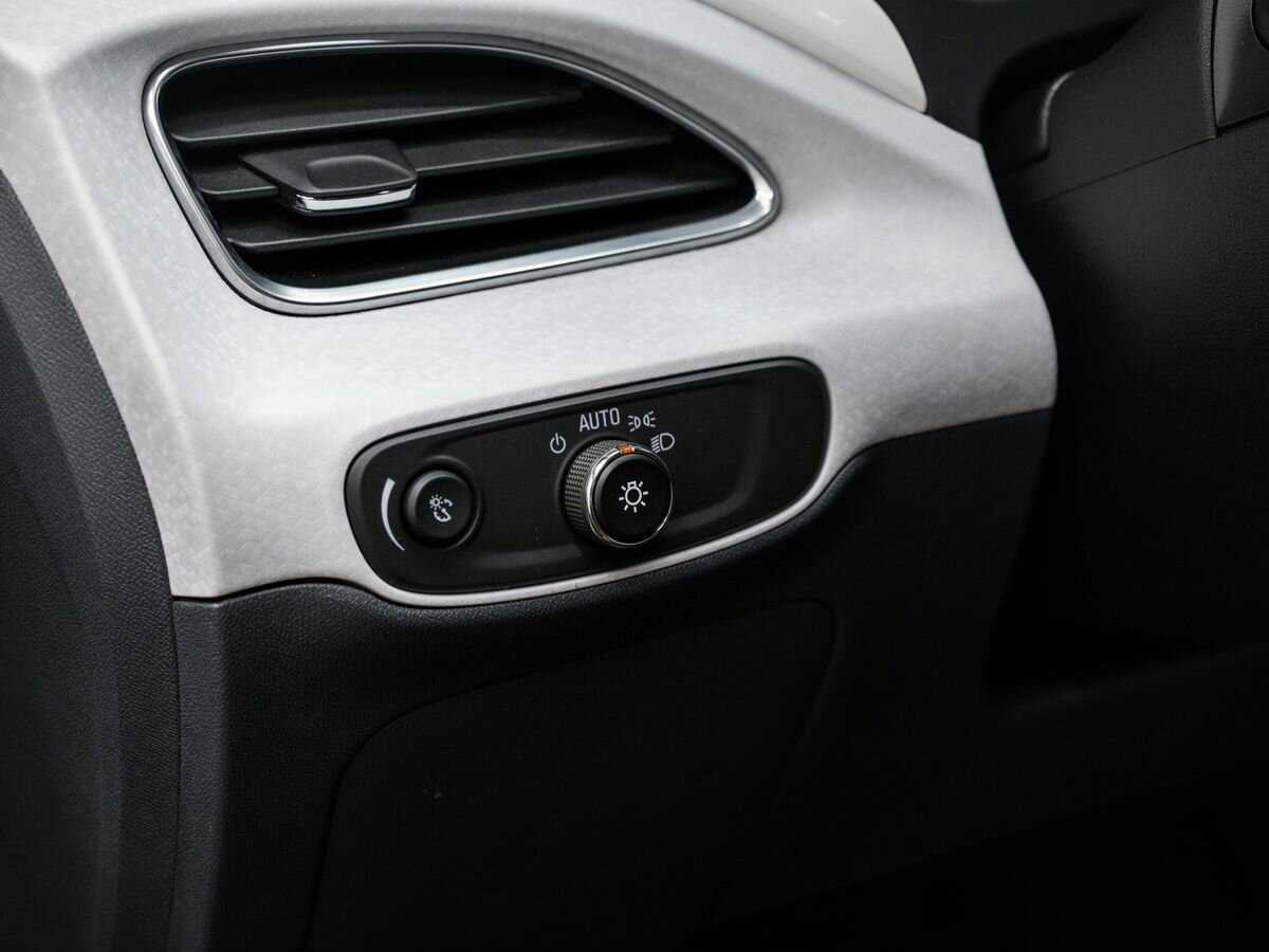 Chevrolet Bolt с пробегом — 2017 год. Фото: #15