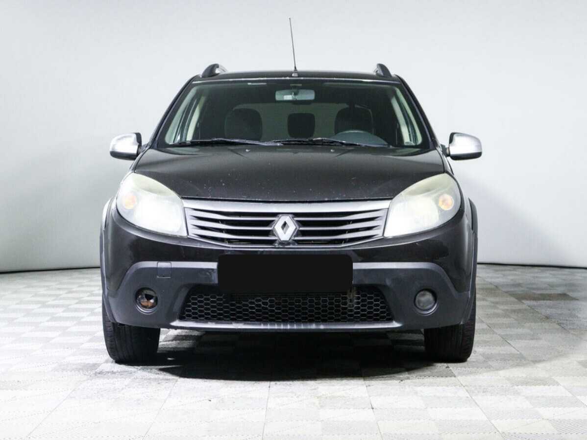 Renault Sandero с пробегом — 2012 год. Фото: #1