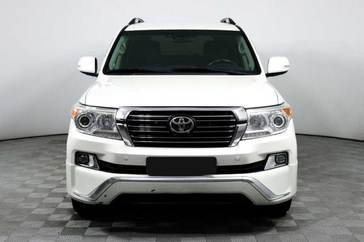 Toyota Land Cruiser с пробегом — 2013 год. Фото: #1