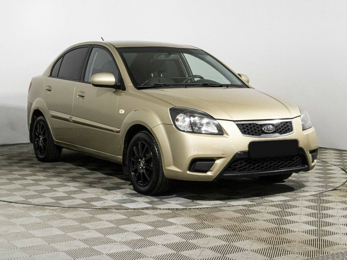 Kia Rio с пробегом — 2010 год. Фото: #2
