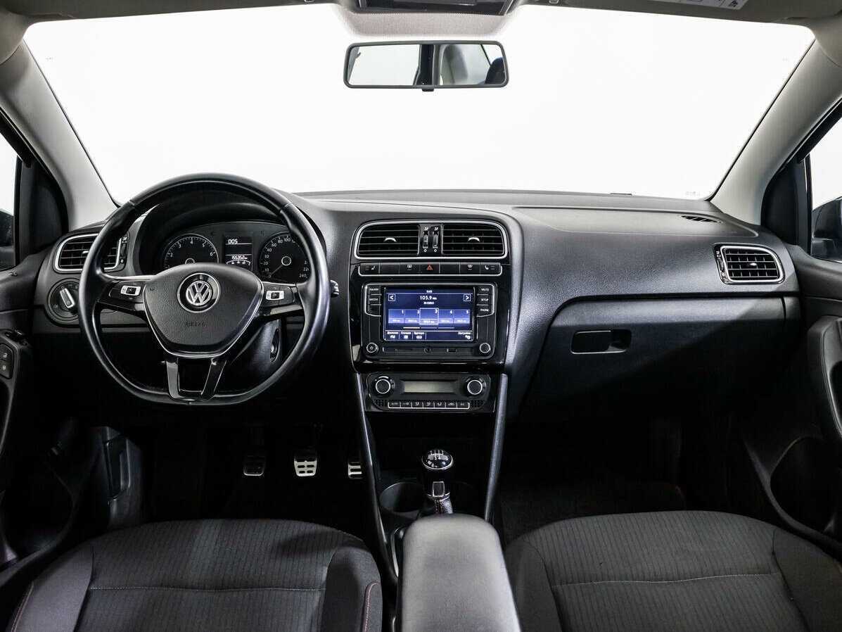 Volkswagen Polo с пробегом — 2017 год. Фото: #12