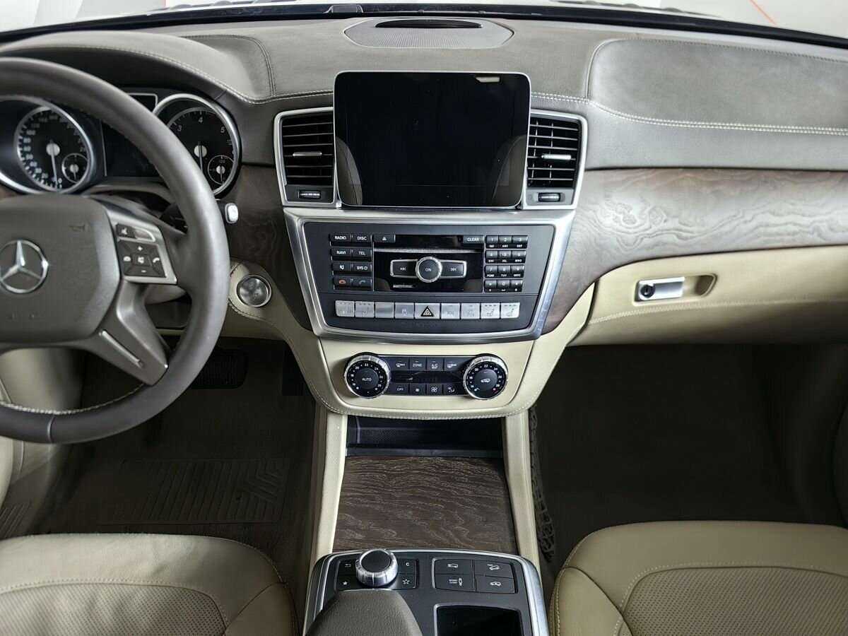 Mercedes-Benz GL-Класс с пробегом — 2015 год. Фото: #10